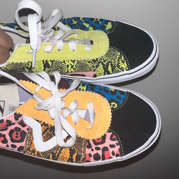 Multicolor/pattern laced vans. USED/ no original box - Picture 6 of 6